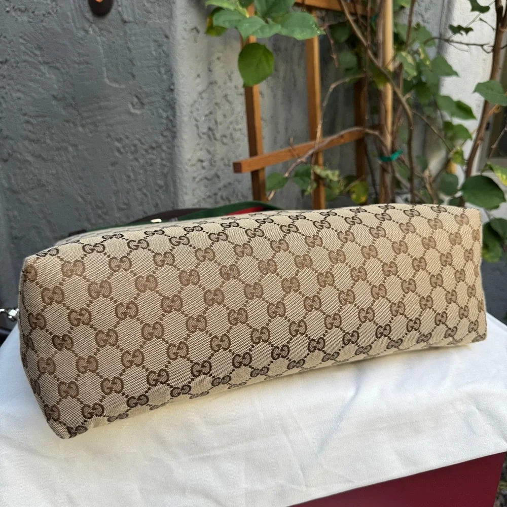 Gucci GG Monogram Large Crossbody - Picture 11 of 13